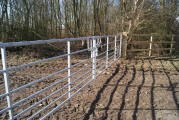 Double Metal Field Gates